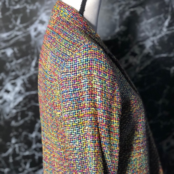 Ladies Blazer - Picture 2 of 4